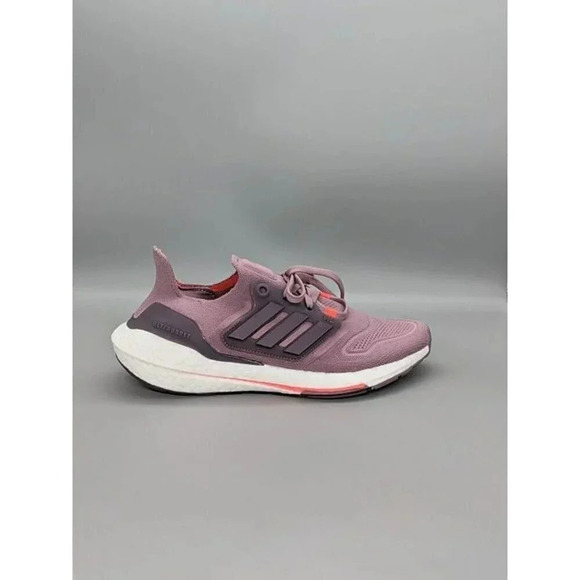 NIB Adidas Ultra Boost 22 W Womens Active Lifestyle Running Shoes Sz 8 MSRP $190 - Picture 2 of 8
